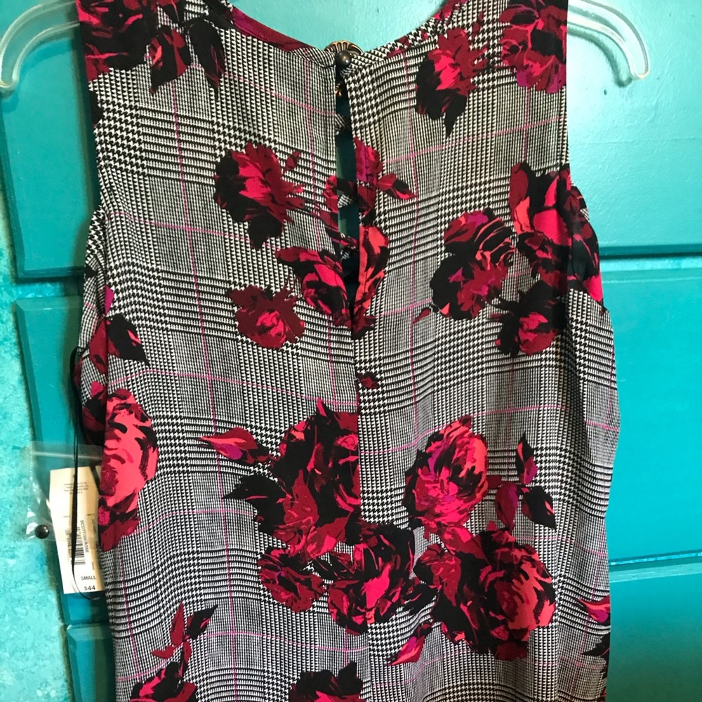 Patterned Blouse - Picture 2 of 3